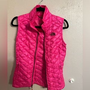 Hot pink north face vest small